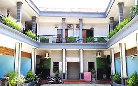 Hotel Salma Syariah Mitra Reddoorz Near Terminal Baru Kediri